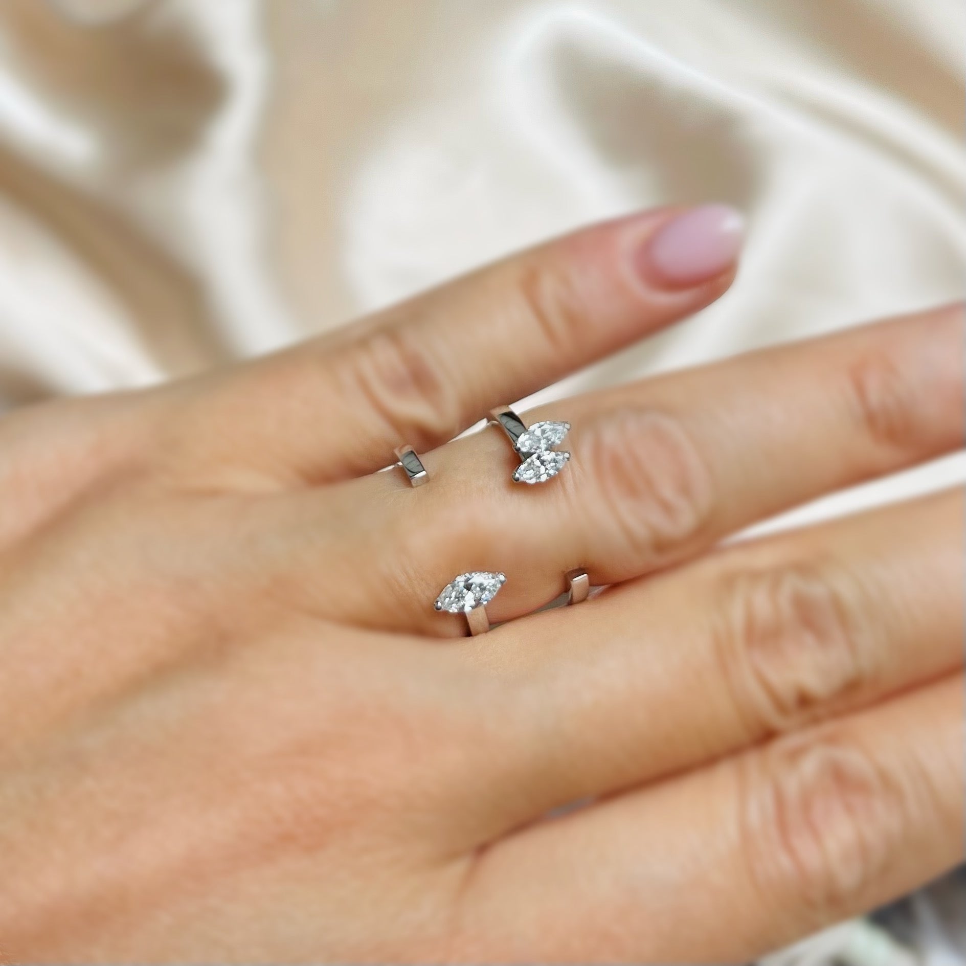 Пръстен от бяло злато с диаманти 0.45 карата